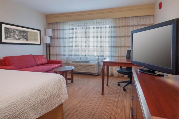 Courtyard by Marriott Junction City image 17