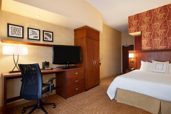 Courtyard by Marriott Junction City image 19