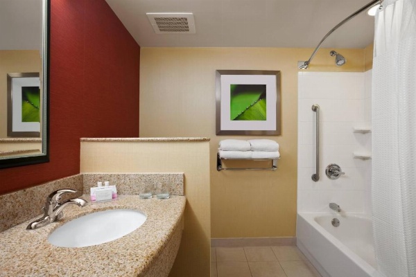 Courtyard by Marriott Junction City image 22