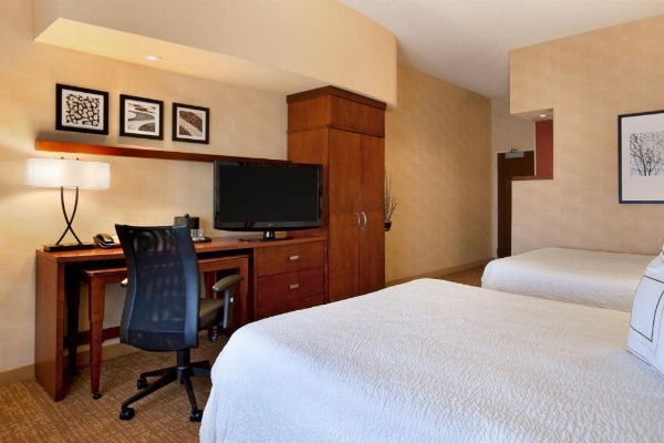 Courtyard by Marriott Junction City image 24